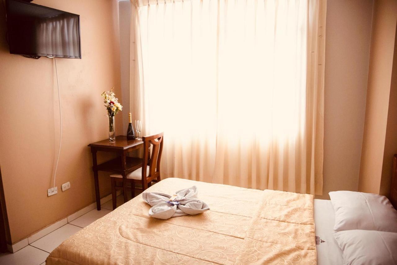 טרוחיו Hotel Jorge Chavez מראה חיצוני תמונה