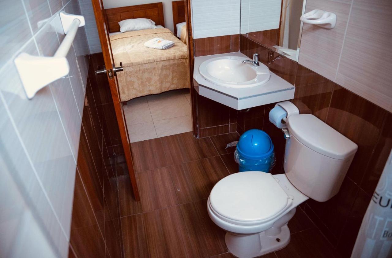 טרוחיו Hotel Jorge Chavez מראה חיצוני תמונה