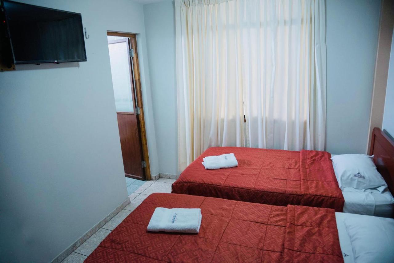 טרוחיו Hotel Jorge Chavez מראה חיצוני תמונה